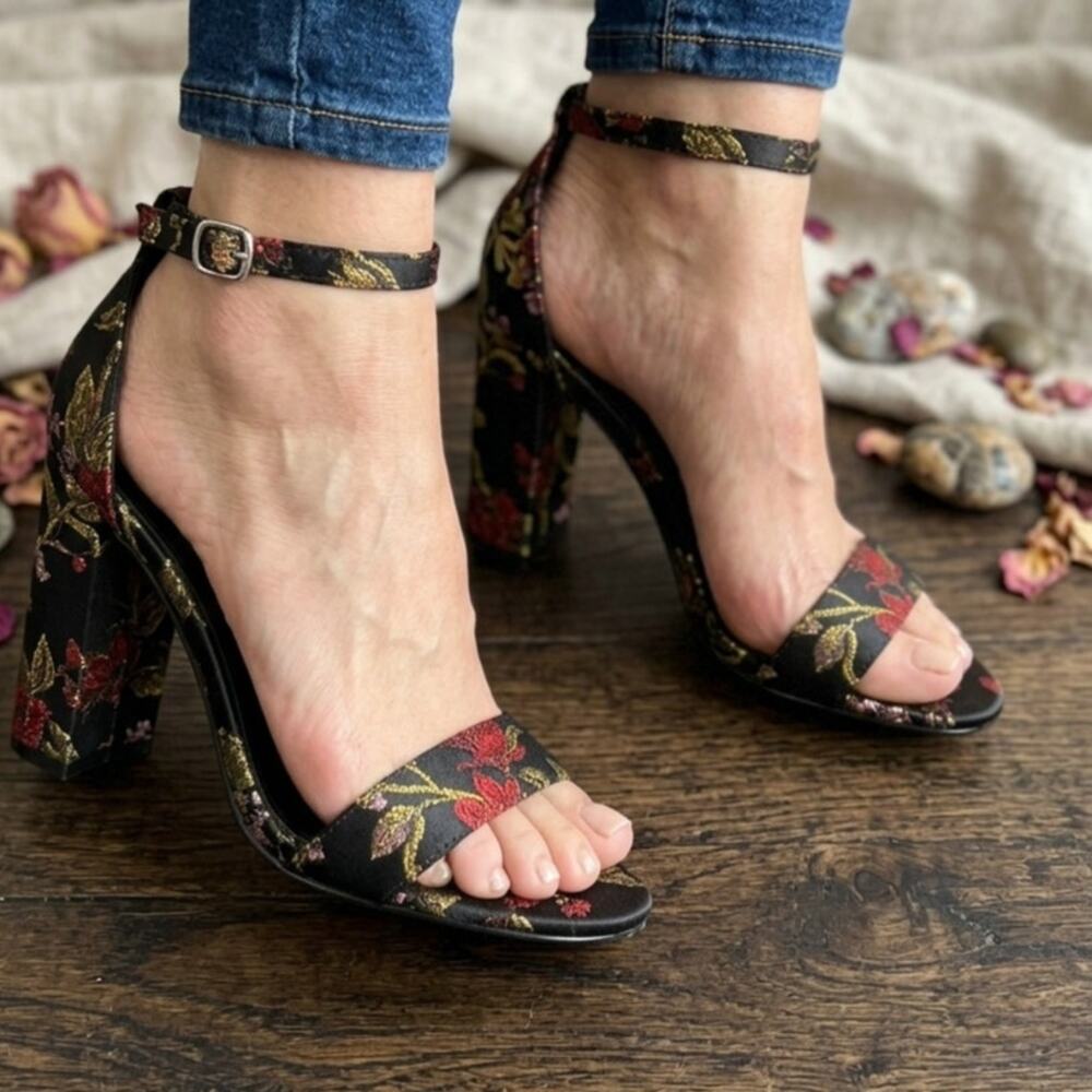 Steve Madden Carrson Floral Sandal Brocade Block Heel BoHo Romantic